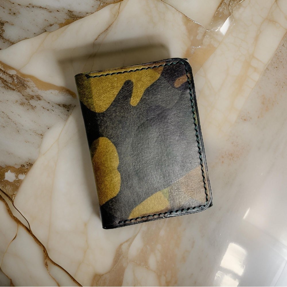 Military Inspired Hand Crafted Italian Leather Tri-fold Card Wallet (Camouflage) - Picture 3 of 8